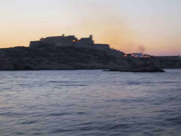 115-1541_img.jpg