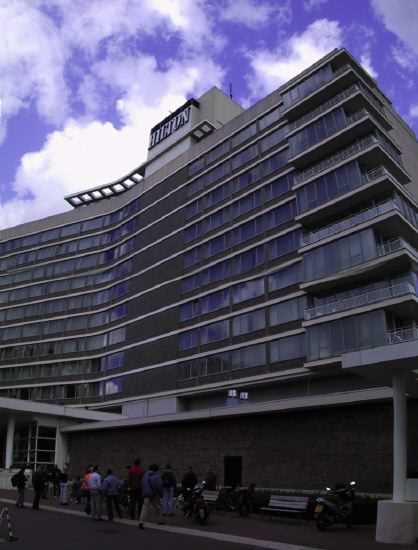 hilton02